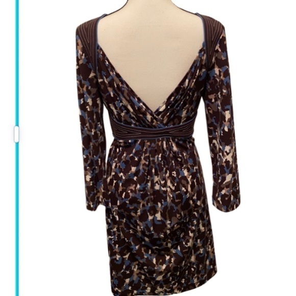 BCBG MAXAZRIA Criss Cross Stretch Dress Flatter - Picture 3 of 6